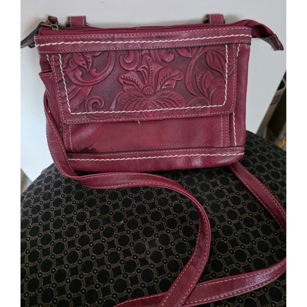 Pretty B.O.C. Red Tooled Floral CROSSBODY Purse  Western Boho Shoulder Bag VguC